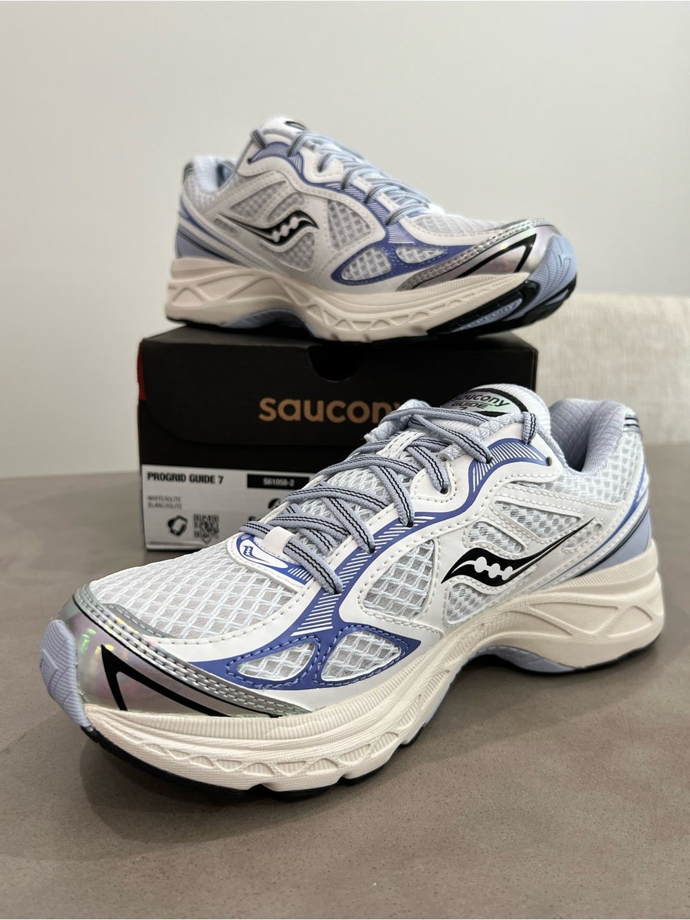 Saucony ProGrid Guide 7 White Iolite Unisex Size Men 7 / Women 7 NIB
